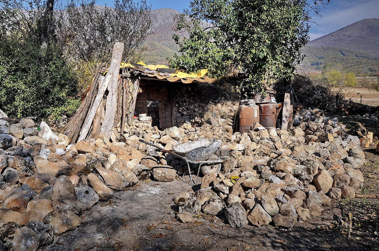  Krečana u okolini Gornjeg Dušnika na Suvoj planini.